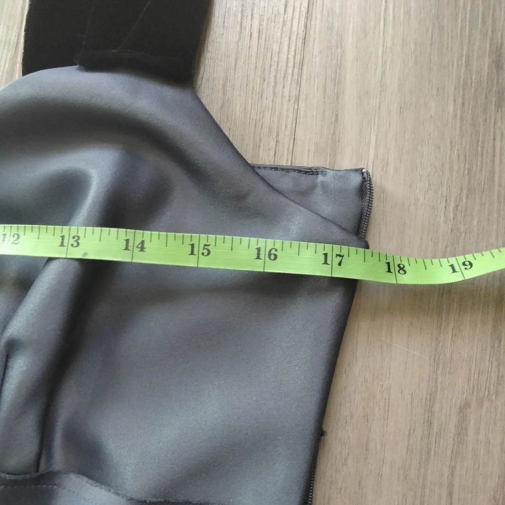 Simply Vera Vera Wang Elegant A-Line Dress with Jeweled Accent Sz Medium